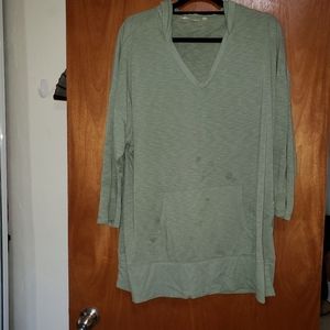 Hooded pull over top